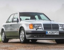 Rowan Atkinson prodaje svoj Mercedes 500E i Lanciju Themu 8.32