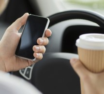 Francuzi zabranili korištenje mobitela u automobilu