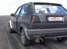 Pogledajte kako juri Volkswagen Golf II sa 750 KS (VIDEO)