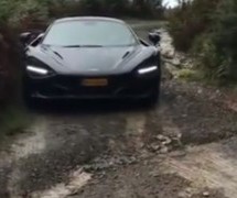 Osijedili smo gledajući kako ovaj McLaren 720S prelazi preko rupetine (VIDEO)