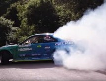 Kako Nissan s 1000 KS pretvara gume u dim (VIDEO)