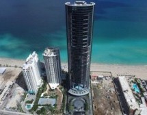 Porsche Tower – u ovoj zgradi vlasnici parkiraju svoje automobile direktno u stan (VIDEO)