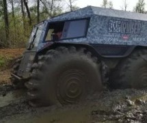 SHERP ATV: Nezaustavljivi ruski terenac zapeo u grabi ilovače (VIDEO)