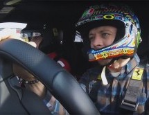 ZABAVA ZA DOKTORA: Valentino Rossi za volanom Ferrari 488 Pista (VIDEO)