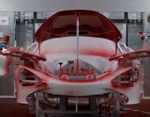 IMPRESIVAN PROCES: Evo kako u McLarenu ručno izrađuju automobile (VIDEO)