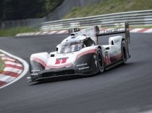 Pogledajte kako Porsche 919 ruši apsolutni rekord Nürburgringa (VIDEO)