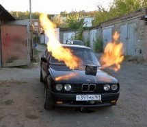 SAMO U RUSIJI: Napravio BMW E30 na mlazni pogon! (VIDEO)