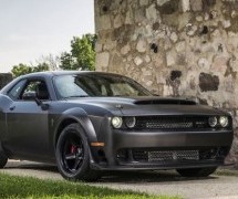 Tunirani Dodge Demon s karbonskom karoserijom i 1400 KS za 8,7 sekundi ubrzava do 261 km/h! (VIDEO)