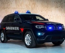 Karabinjeri se pohvalili novim antiterorističkim vozilom (FOTO)