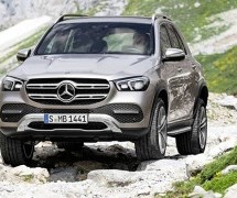 Ovako novi SUV Mercedes GLE ‘pleše’ kako bi se izvukao iz blata (VIDEO)