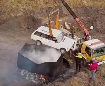 Juha od Lade: Rusi skuhali automobil u deset tona vode (VIDEO)