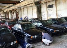 Potpuno nove BMW ‘kamatarke’ pronađene u bugarskom skladištu (VIDEO)